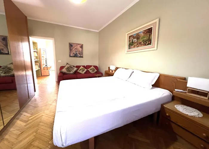 Vintage Apartment In Center