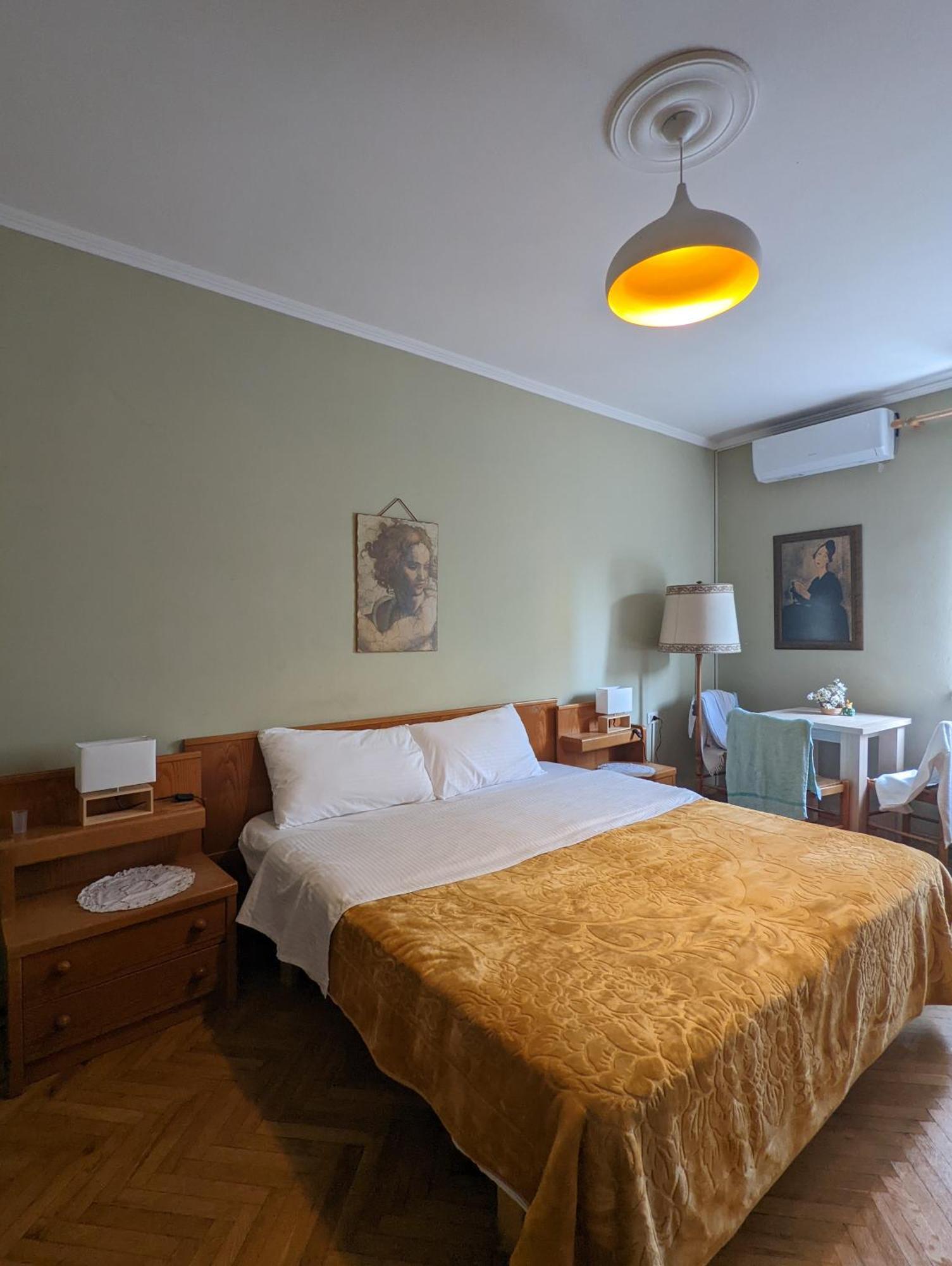 Vintage In Center Apartment Tirana